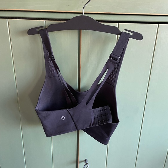 Lululemon sports bras - Picture 6 of 8